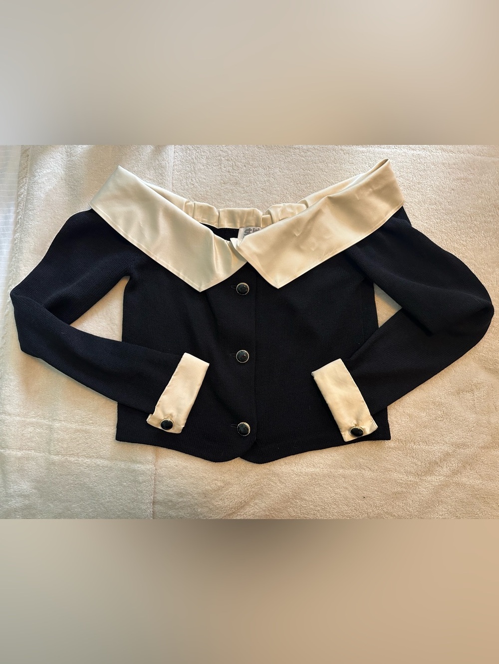 VTG ST JOHN COLLECTION Off Shoulder Sweater Satin Collar Cuffs Sz 12 Rhinestone